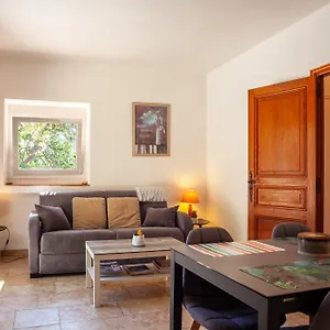 Appartement Somptueux Avec Jardin