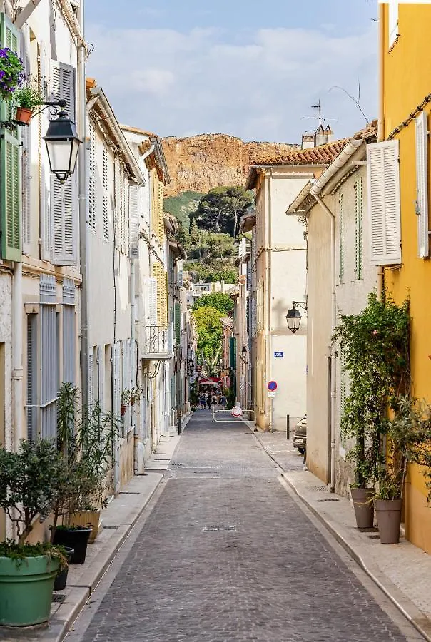 Le Clocher Par Dodo-A-Cassis 0*, Cassis France